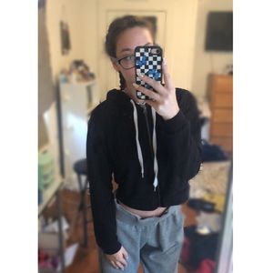 🖤Forever 21 black cropped zip-up hoodie🤍